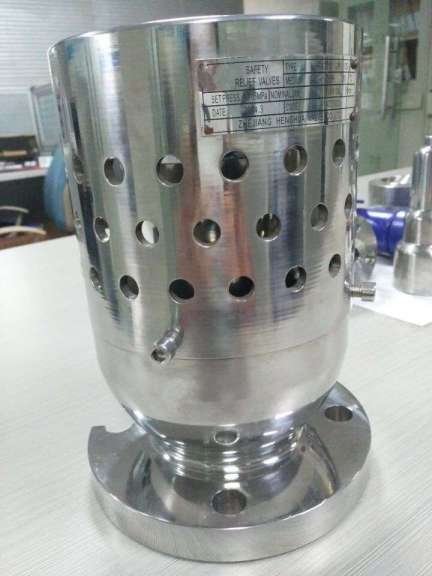 316/Monel Material Vacuum Saefty Relief Valve with Flange